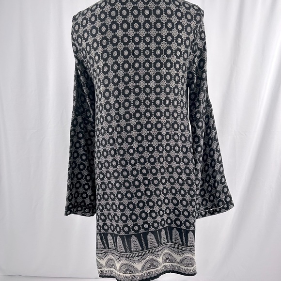 Roxy Brilliant Sky long sleeved mini dress boho bell sleeve Black & White size M - Picture 9 of 11